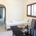 family-room-polyxrono-hotel-02